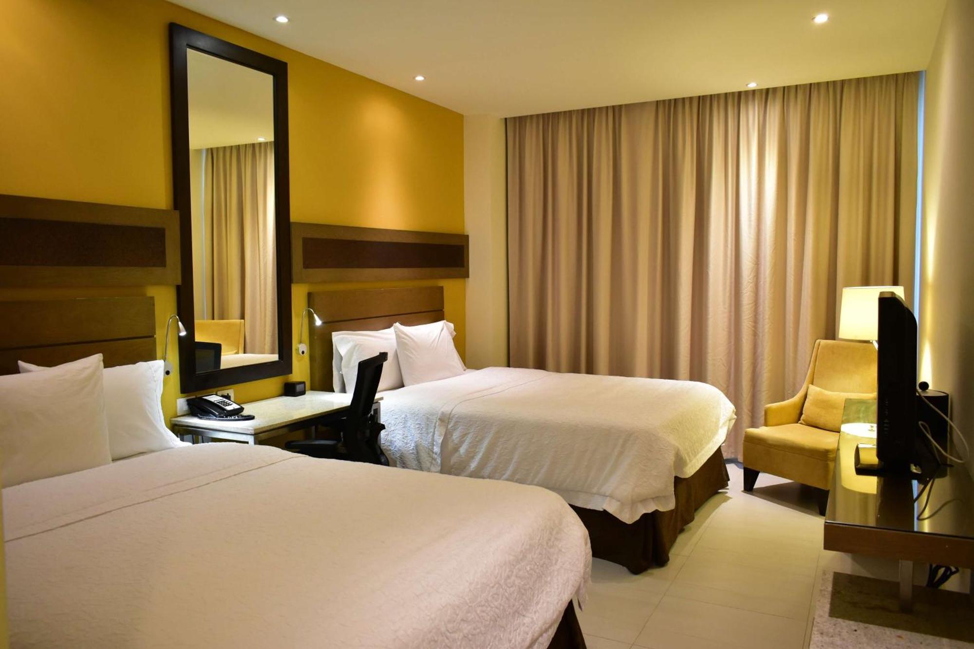 Hampton Inn By Hilton Ciudad Del Carmen Exterior photo