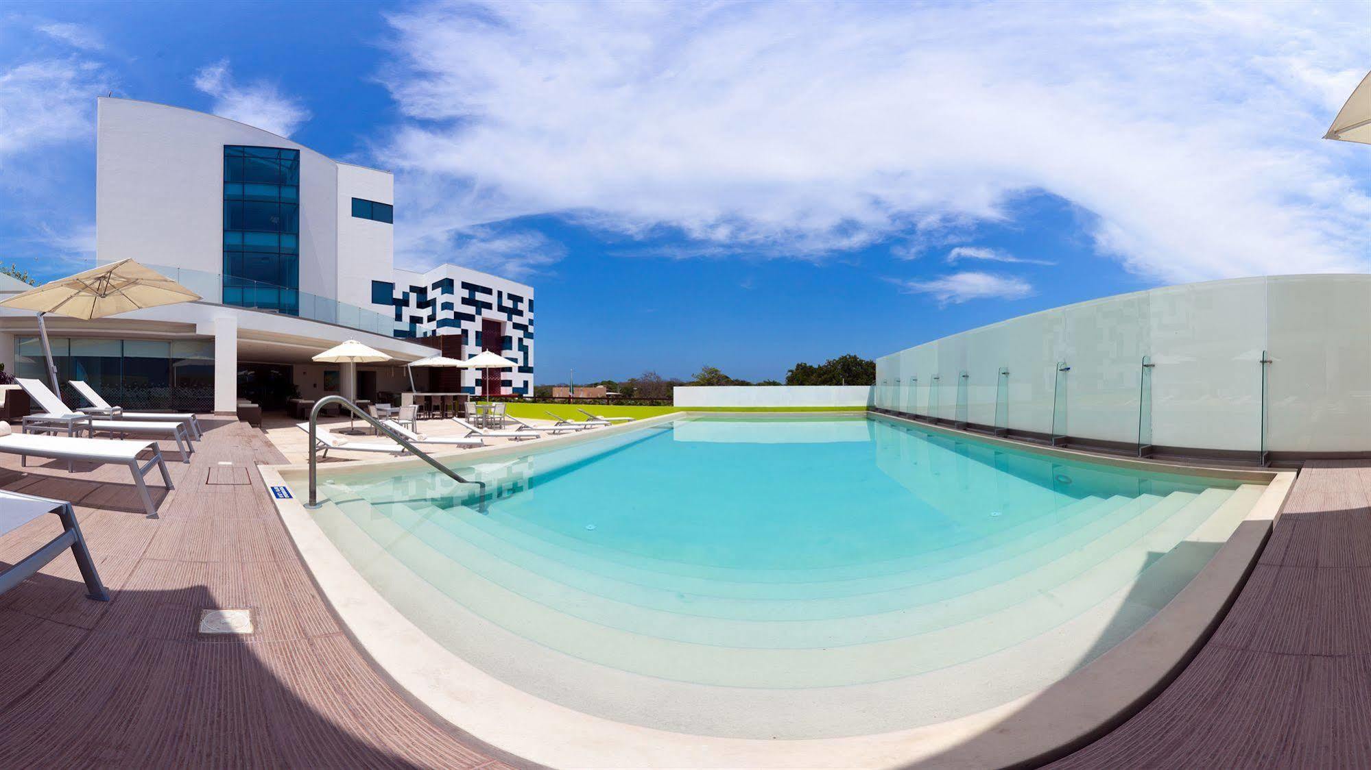 Hampton Inn By Hilton Ciudad Del Carmen Exterior photo